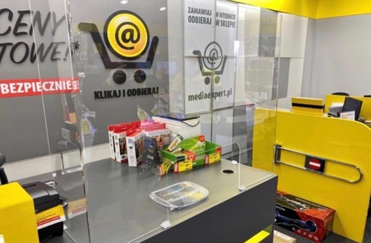 купить защитный экран из оргстекла в магазин и офис