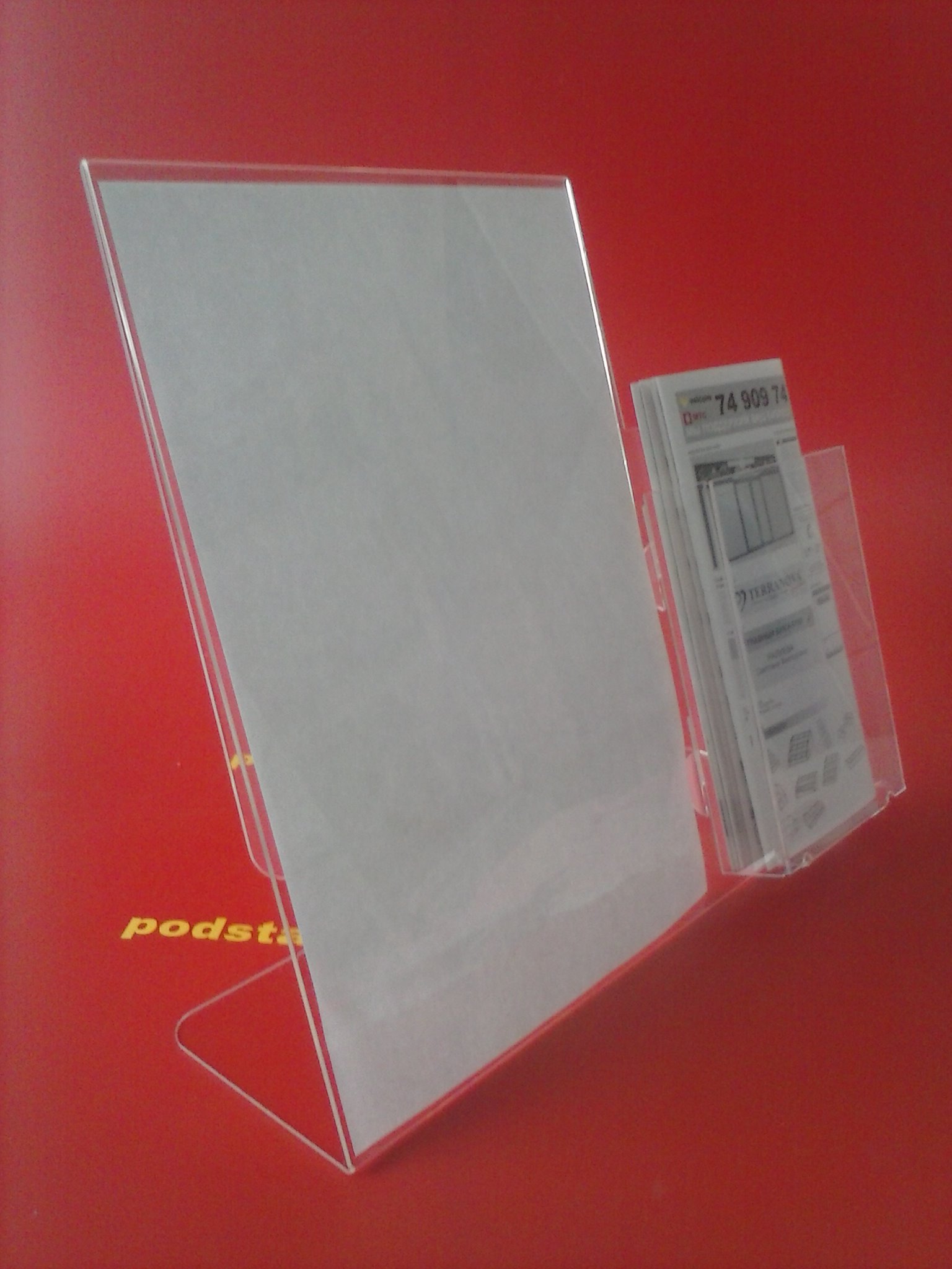 буклетница с рекламкой